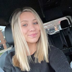 Meet your Posher, Alexis